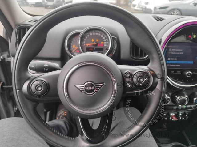 8 - MINI Countryman Cooper aut 2021r. WI393LA Pojazd znajduje się w firmie ARCTOS GROUP sp. z o.o. Al. Krakowska 7, 02-183 Warszawa