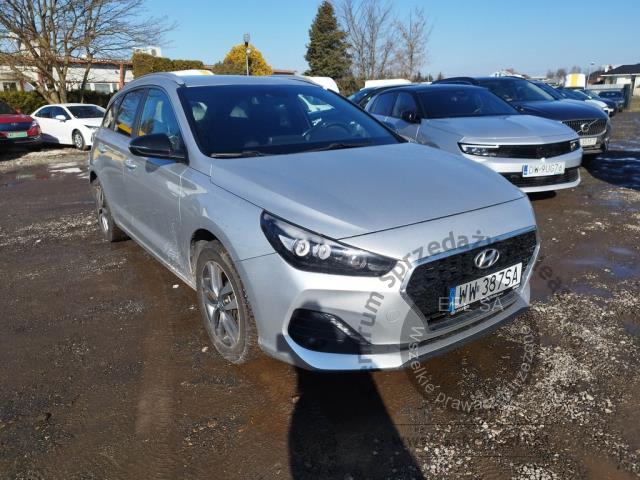 2 - Hyundai i30 1.6 D Comfort DCT 2019r. WW387SA Pojazd znajduje się w firmie ARCTOS GROUP sp. z o.o. Al. Krakowska 7, 02-183 Warszawa