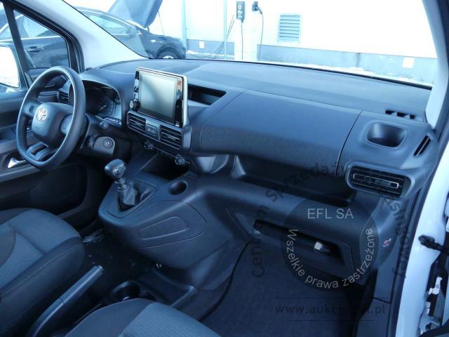 5 - Toyota Proace City Verso 1.5 D-4D 2023r. DW1WA56 Magnice