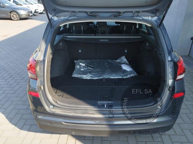 8 - Hyundai i30 1.6 D Classic + DCT 2021r. WW657ST Magnice