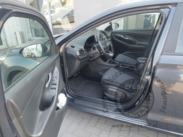 10 - Hyundai i30 1.6 D Classic + DCT 2021r. WW657ST Magnice