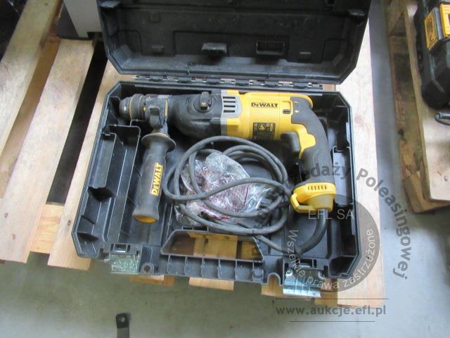 1 - Młotowiertarka DEWALT D25144-QS w walizce