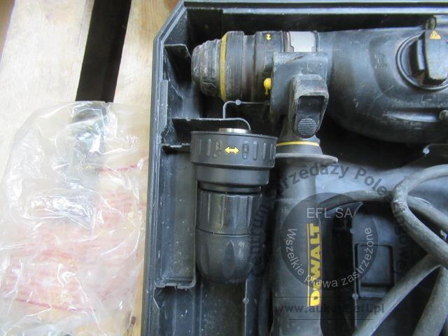 3 - Młotowiertarka DEWALT D25144-QS w walizce