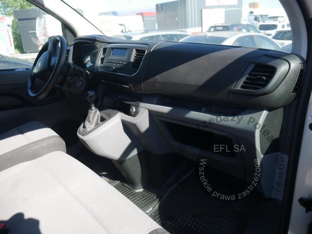 7 - PEUGEOT EXPERT TRAVELLER 2.0 HDI 2018r.