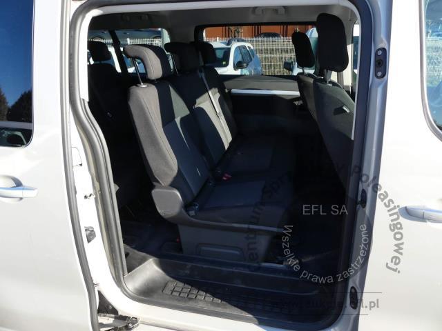 8 - Toyota Proace Verso 2.0 D4-D Long 2022r. PO3XG94 Pojazd znajduje się w firmie AUTO MOTO CENTRUM sp. z o.o. ul. Ostrowska 328 (przy Trasie Katowickiej) 61-312 Poznań