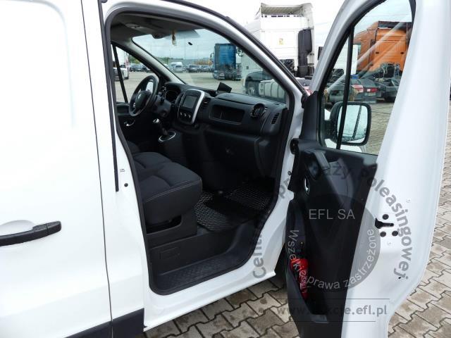 9 - RENAULT TRAFIC 2.0 DCI 120KM FURGON 2021r.