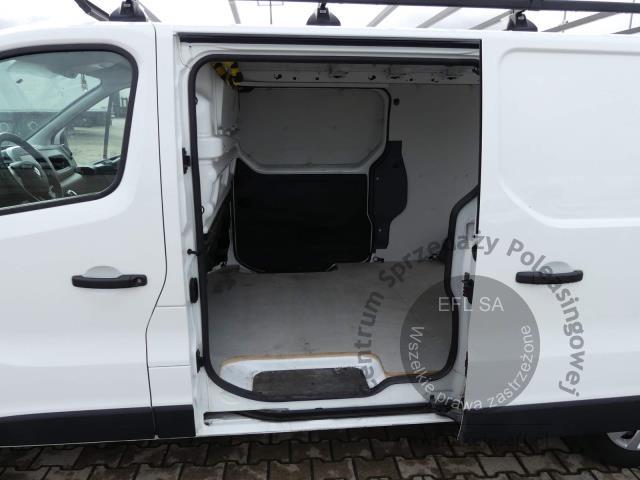 10 - RENAULT TRAFIC 2.0 DCI 120KM FURGON 2021r.