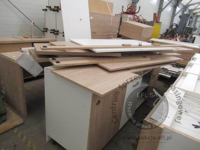 22 - Regały i meble sklepowe wg specyfikacji