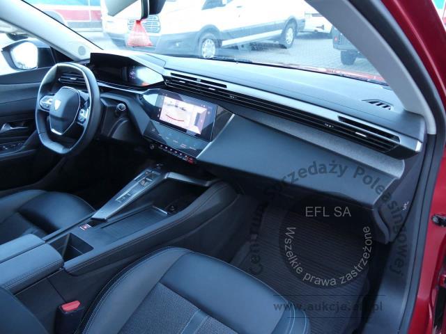 6 - PEUGEOT  308 ALLURE PACK 1.2 PURETECH  2022r.