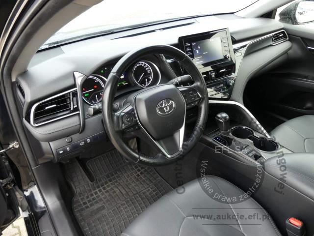 6 - TOYOTA CAMRY 2.5 VVT-I+H E-CVT 2021r.