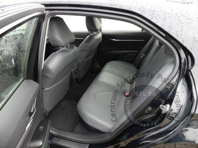 10 - TOYOTA CAMRY 2.5 VVT-I+H E-CVT 2021r.