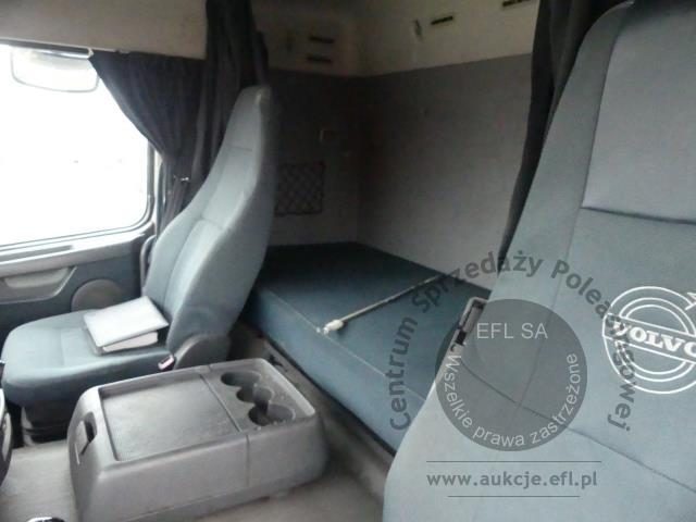8 - VOLVO FM 370 6X2 2011r.