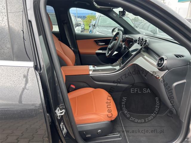 8 - MERCEDES BENZ GLC 300 DE 4-MATIC AVANTGARDE 2024r. DX25975 Pojazd znajduje się w firmie MDM AUTO sp. z o.o. ul. Zawodników 1, 80-729 Gdańsk