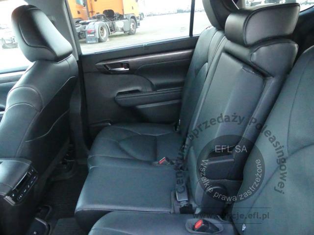 10 - TOYOTA HIGHLANDER 2.5 HYBRID CVT  2021r.