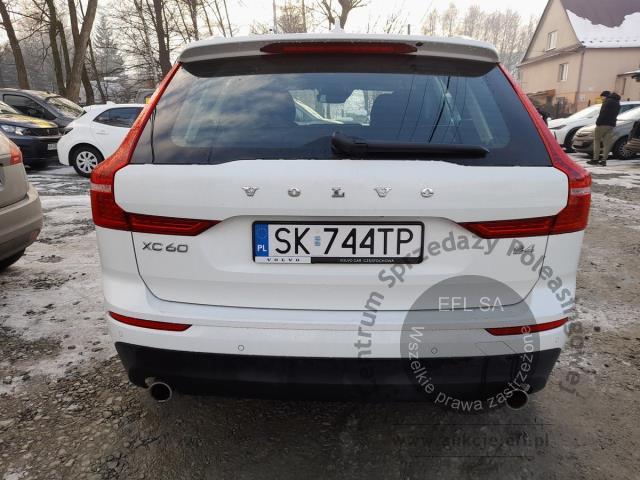 3 - VOLVO XC60 B4 B Momentum Pro aut 2020r. SK744TP Pojazd znajduje się w firmie AACAR sp. z o.o. Jawornik 90, 32-400 Myślenice