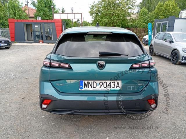 5 - Peugeot 308 1.6 Hybrid Active Pack EAT 2022r. WND9043A Pojazd znajduje się w firmie ARCTOS GROUP sp. z o.o. Al. Krakowska 7, 02-183 Warszawa