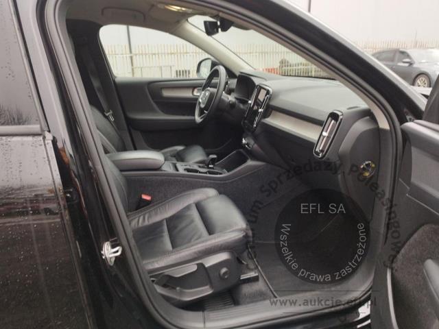 8 - Volvo XC40 B3 Core 2022r. WND1857C Pojazd znajduje się w firmie ARCTOS GROUP sp. z o.o. Al. Krakowska 7, 02-183 Warszawa