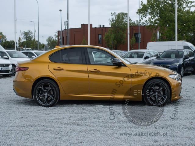6 - Alfa Romeo Giulia 2.0 Turbo Veloce TI Q4 2021r. PO3VX16 UWAGA!! Pojazd znajduje się w firmie AUTO MOTO CENTRUM sp. z o.o. ul. Ostrowska 328 (przy Trasie Katowickiej) 61-312 Poznań