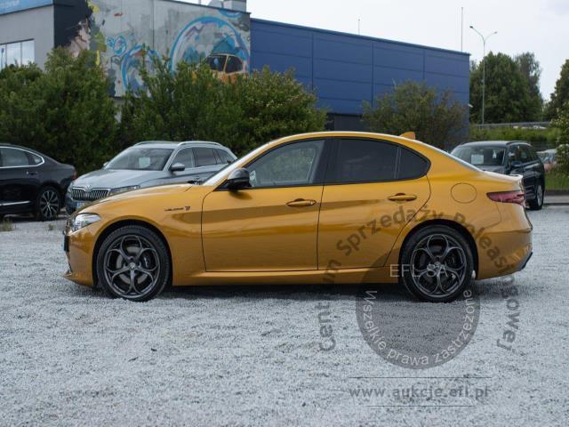 8 - Alfa Romeo Giulia 2.0 Turbo Veloce TI Q4 2021r. PO3VX16 UWAGA!! Pojazd znajduje się w firmie AUTO MOTO CENTRUM sp. z o.o. ul. Ostrowska 328 (przy Trasie Katowickiej) 61-312 Poznań