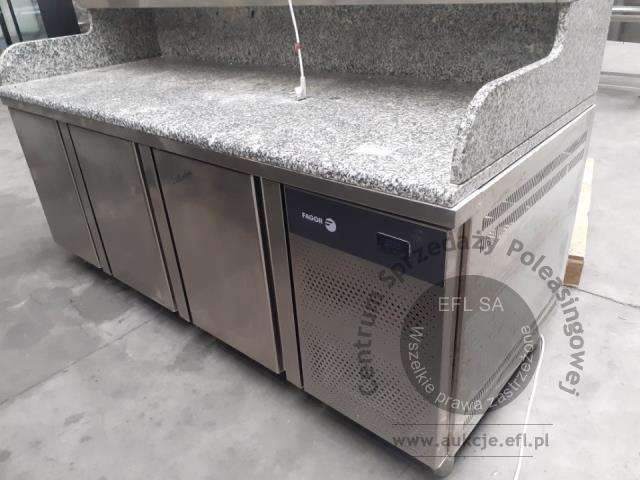 4 - Stół chłodniczy 3 drzwiowy z blatem granitowym + Nadstawka chłodnicza FAGOR 2024r.