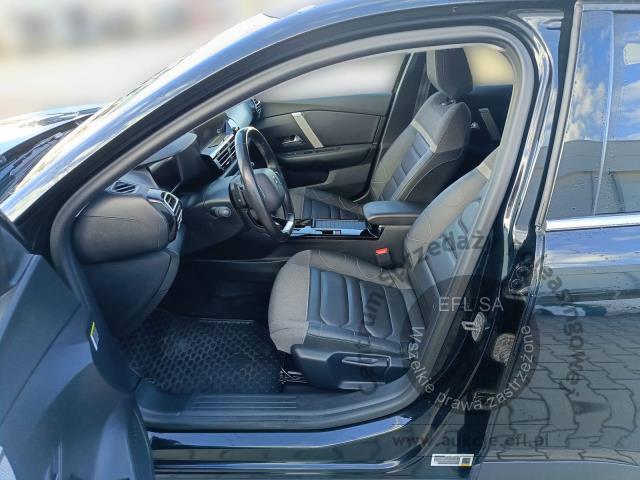 11 - CITROEN C4 X 1.2 PT 130 EAT8 SHINE 2023r.