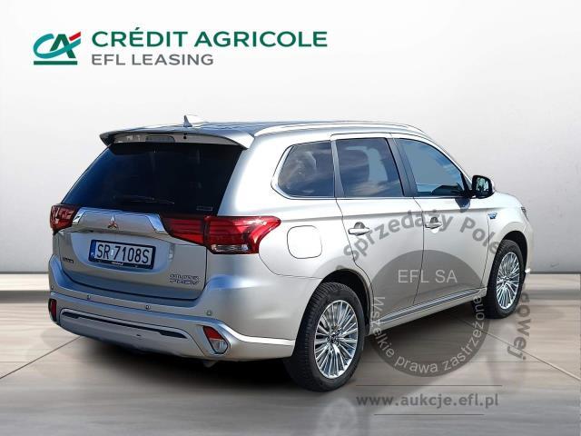 8 - MITSUBISHI  OUTLANDER 2.4 PHEV S-AWC 4X4 2018r.