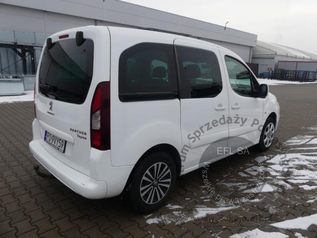11 - PEUGEOT PARTNER 1.6 BLUE HDI 2016r.