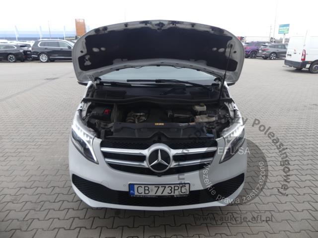 3 - MERCEDES-BENZ V-KLASSE 300D 4MATIC 2022r.