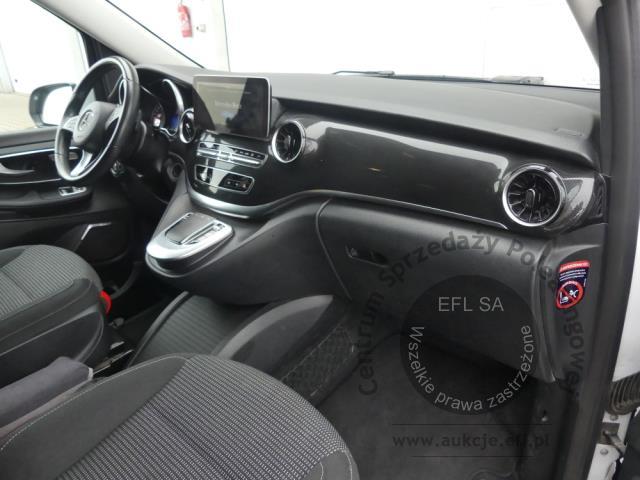 9 - MERCEDES-BENZ V-KLASSE 300D 4MATIC 2022r.