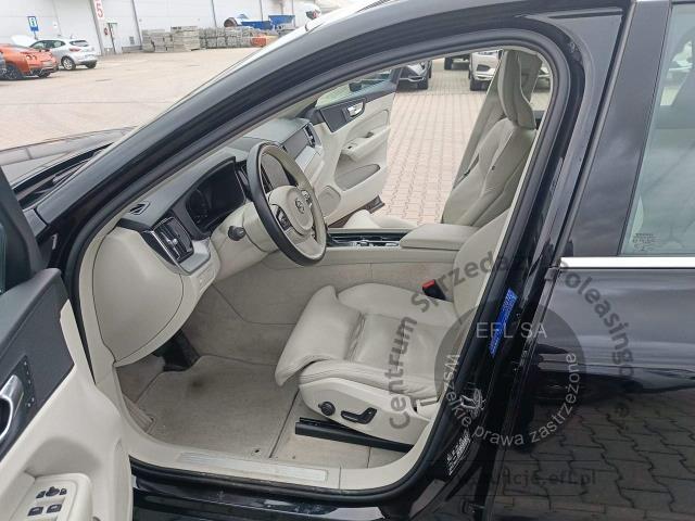 6 - VOLVO XC 60 D5 AWD Inscription 2018r. DW5V979 UWAGA!! Pojazd znajduje się w lokalizacji: Jawornik 90, Myślenice 32-400
