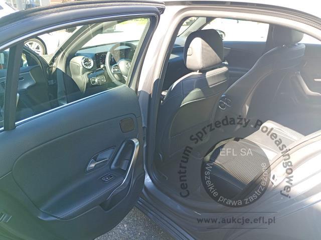8 - MERCEDES-BENZ A 250 7G-DCT 2021r. WI415LF Pojazd znajduje się w firmie ARCTOS GROUP sp. z o.o. Al. Krakowska 7, 02-183 Warszawa