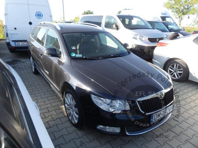 2 - SKODA SUPERB 2.0 TDI KOMBI AUTOMAT 2010r.