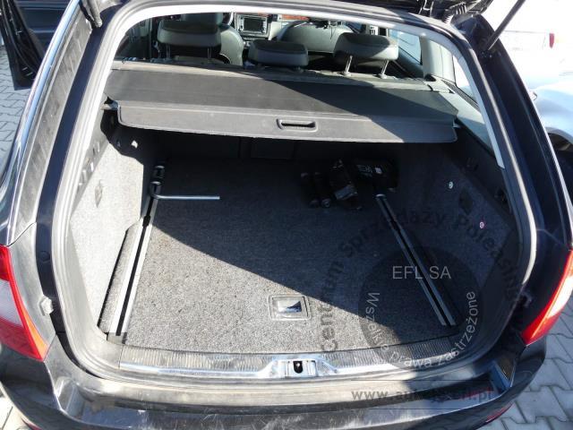 11 - SKODA SUPERB 2.0 TDI KOMBI AUTOMAT 2010r.