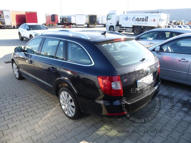13 - SKODA SUPERB 2.0 TDI KOMBI AUTOMAT 2010r.