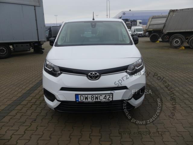6 - Toyota Proace City Verso 1.5 D-4D 2023r. DW8WC42 Magnice