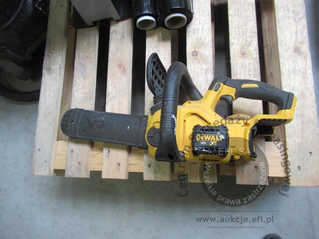 1 - Pilarka łańcuchowa DEWALT DCM 565
