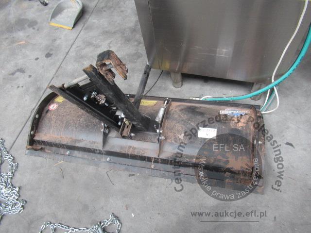 2 - Stalowy pług śnieżny do odgarniania STIGA 120 cm