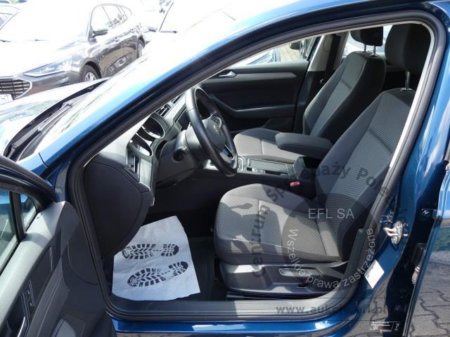 5 - Volkswagen Passat 2.0 TDI EVO Essence 2022r. PO4XH14 AUTO MOTO CENTRUM Sp. z o.o. Poznań 61-312, ul. Ostrowska  328