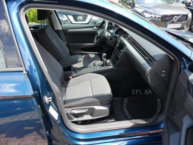 8 - Volkswagen Passat 2.0 TDI EVO Essence 2022r. PO4XH14 AUTO MOTO CENTRUM Sp. z o.o. Poznań 61-312, ul. Ostrowska  328
