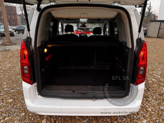 9 - Opel Combo Life 1.2 T Elite S&amp;S Kombi 2019r. KR4KY67 UWAGA!! Pojazd znajduje się w lokalizacji: Katowice 40-689, Małachowskiego 16