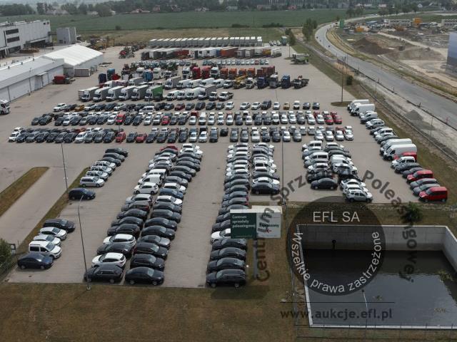 12 - EFL FINANCE RENAULT D18 WIDE 4X2 AUTOMAT 2017r.