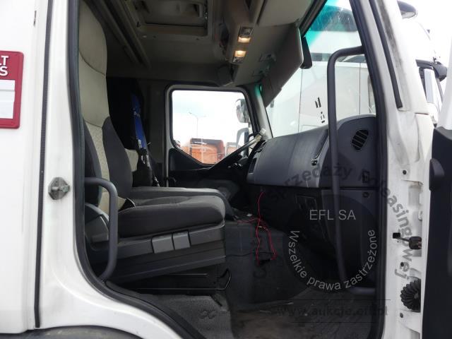5 - EFL FINANCE RENAULT D18 WIDE 4X2 AUTOMAT 2017r.