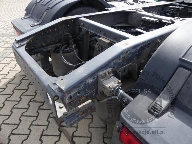 8 - EFL FINANCE RENAULT D18 WIDE 4X2 AUTOMAT 2017r.