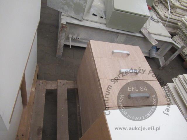 12 - Regały i meble sklepowe wg specyfikacji