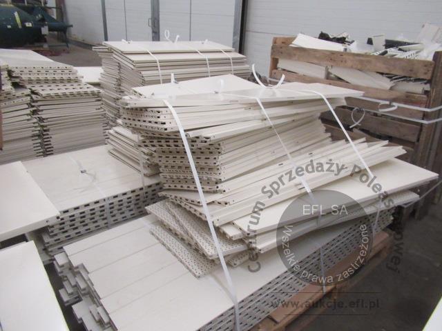 17 - Regały i meble sklepowe wg specyfikacji