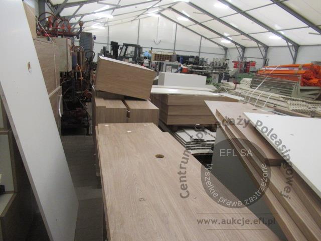 26 - Regały i meble sklepowe wg specyfikacji