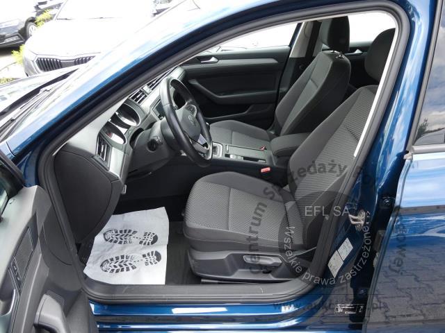 5 - Volkswagen Passat 2.0 TDI EVO Essence 2022r. PO4XG69 AUTO MOTO CENTRUM Sp. z o.o. Poznań 61-312, ul. Ostrowska  328