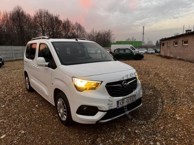2 - Opel Combo Life 1.2 T Elite S&amp;S Kombi 2019r. KR4KY67 UWAGA!! Pojazd znajduje się w lokalizacji: Katowice 40-689, Małachowskiego 16