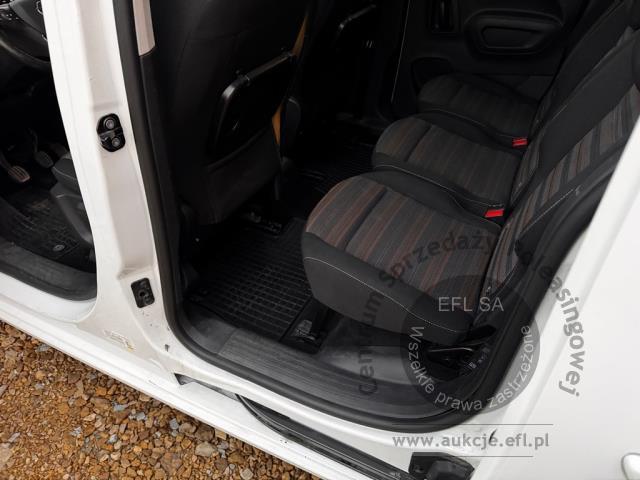 8 - Opel Combo Life 1.2 T Elite S&amp;S Kombi 2019r. KR4KY67 UWAGA!! Pojazd znajduje się w lokalizacji: Katowice 40-689, Małachowskiego 16