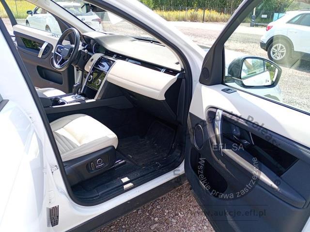 10 - Land Rover Discovery Sport 2020r. Pojazd znajduje się w firmie ARCTOS GROUP sp. z o.o. Al. Krakowska 7, 02-183 Warszawa